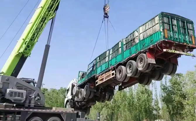 万年道路脱困救援案例